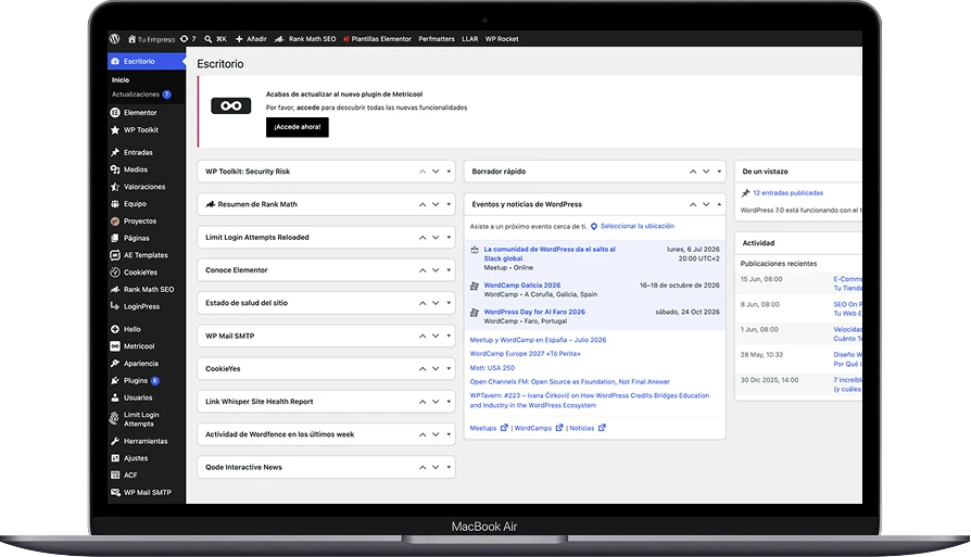 Panel de administración de WordPress mostrado en un ordenador portátil